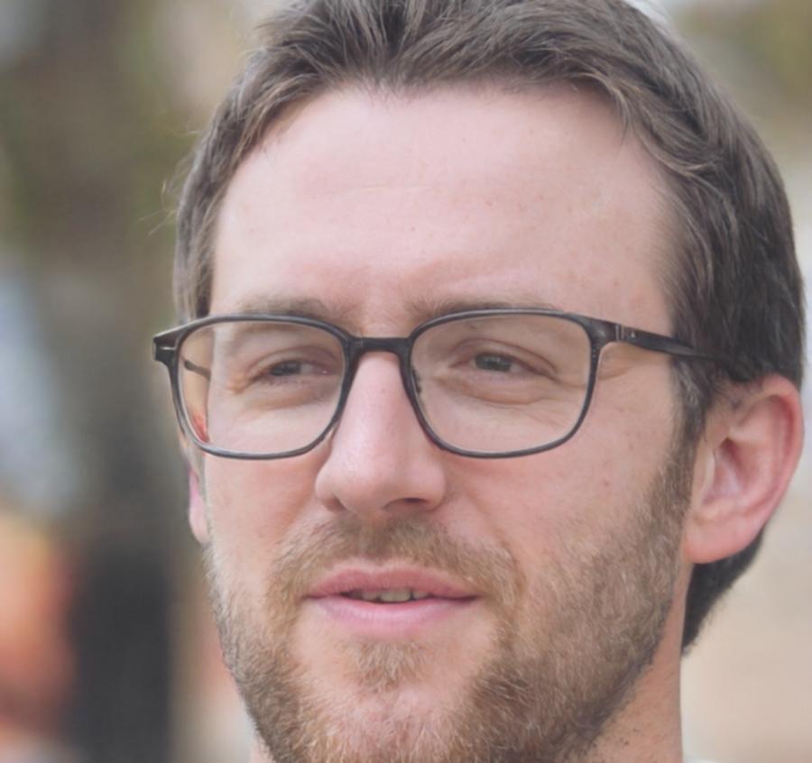 Michael Thompson, Financial Education Specialist